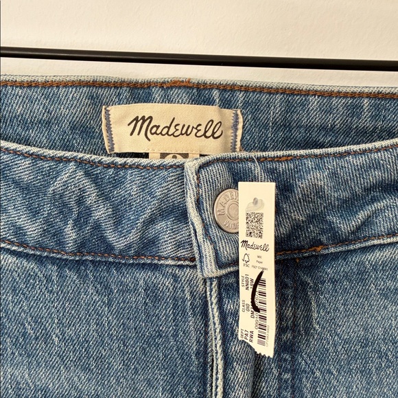 The Plus Curvy '90s Straight Jean - Picture 6 of 9